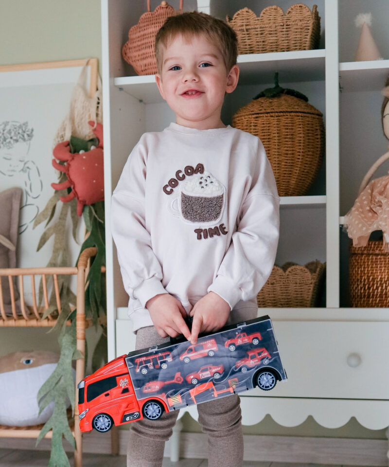 Suur päästeveok mahutab väikseid autosid