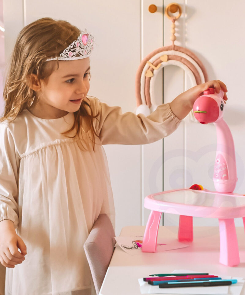 Interaktiivne joonistusprojektor lastele