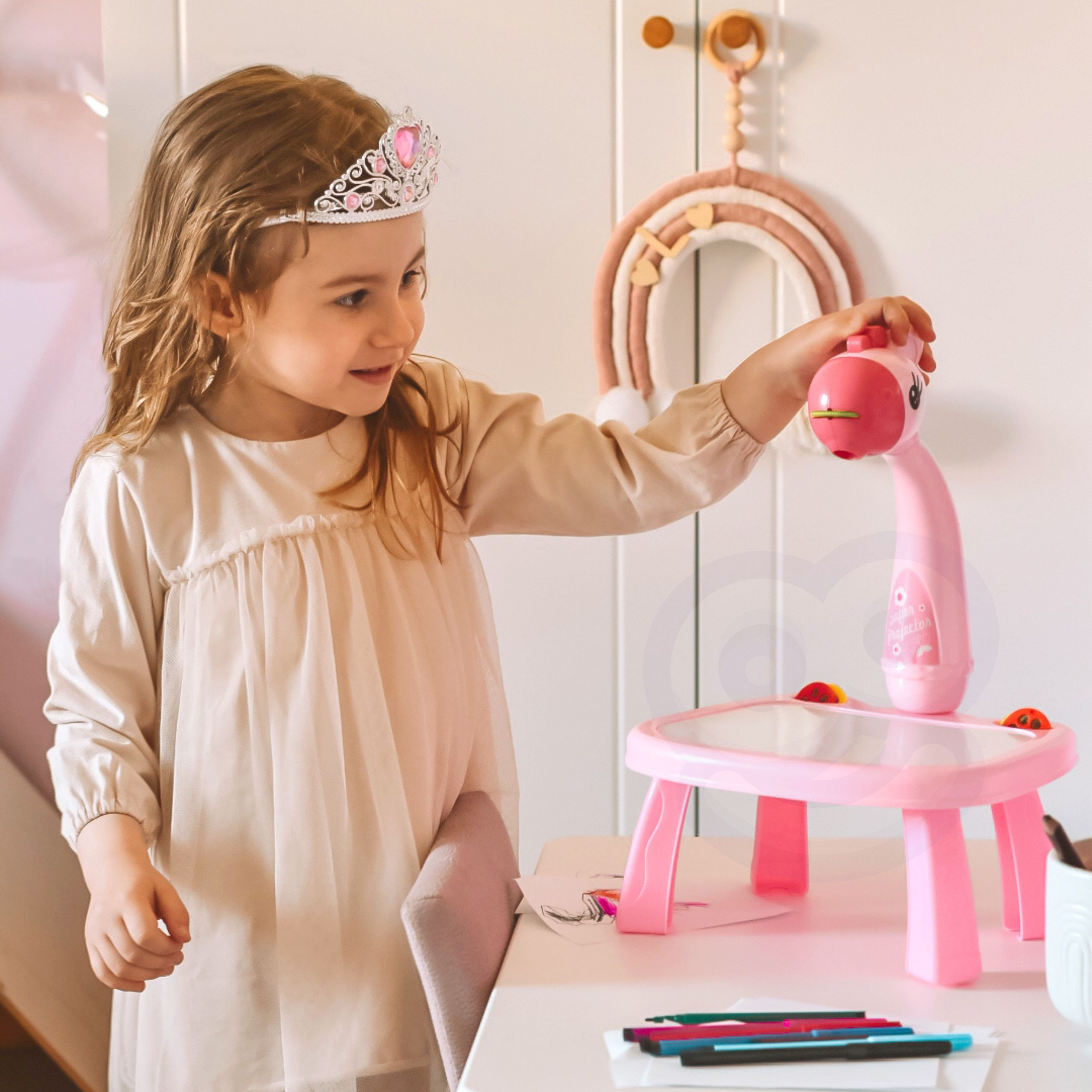 Interaktiivne joonistusprojektor lastele