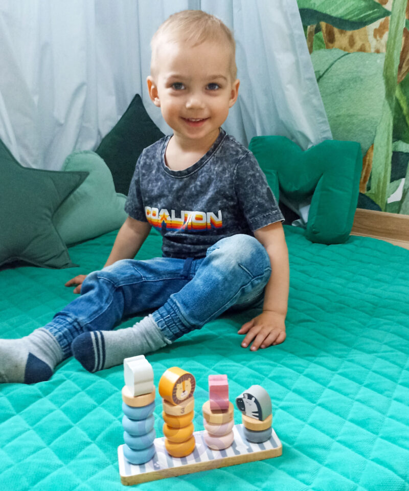 Erksad ja lapsesõbralikud värvid puidust puzzle