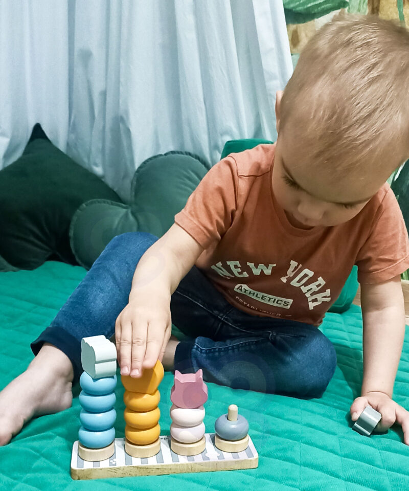 Erksad ja lapsesõbralikud värvid puidust puzzle