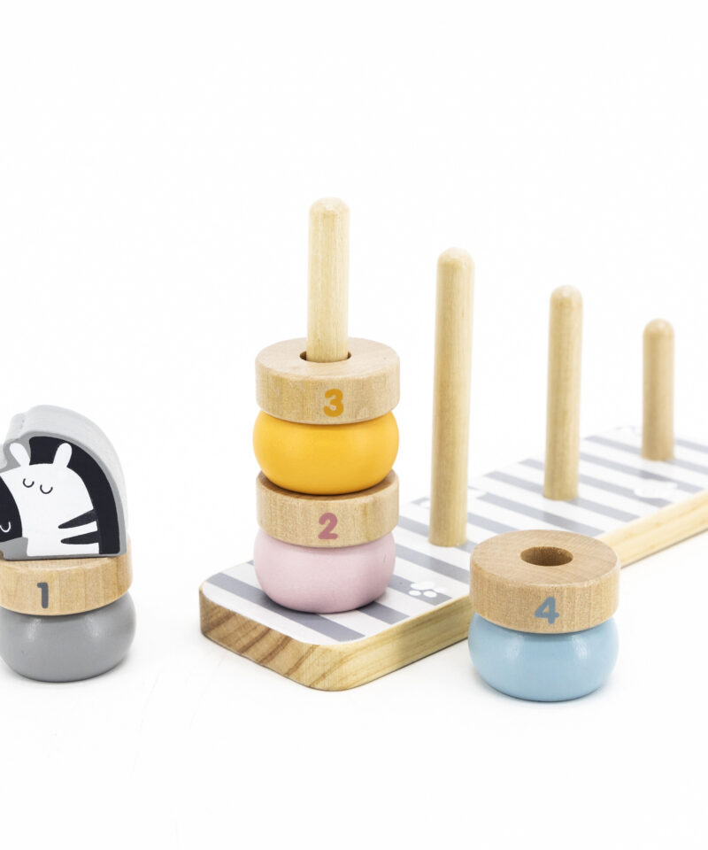 Erksad ja lapsesõbralikud värvid puidust puzzle