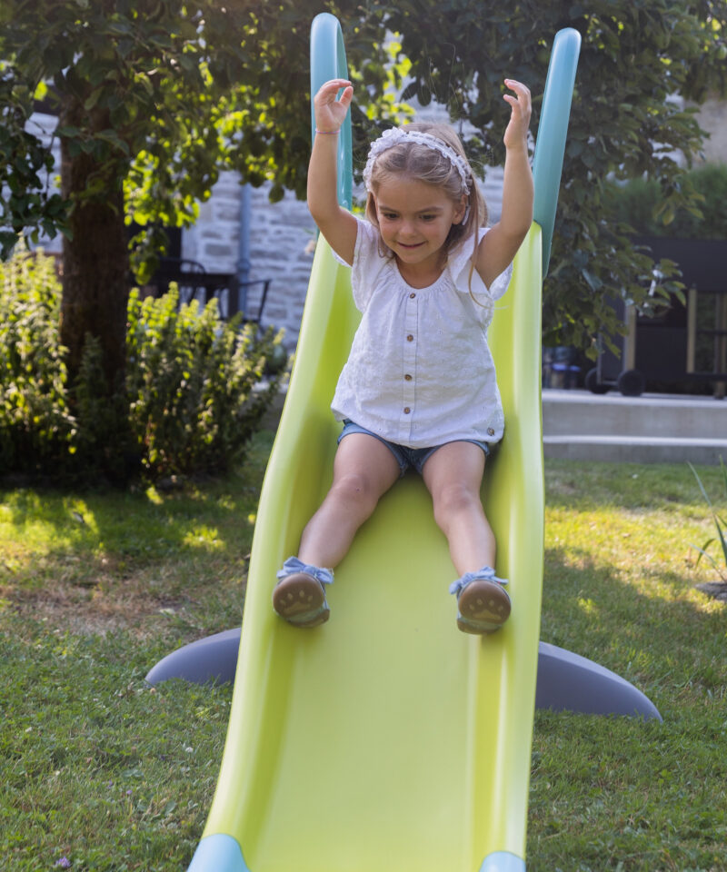 Veekindel liumägi laste mänguks