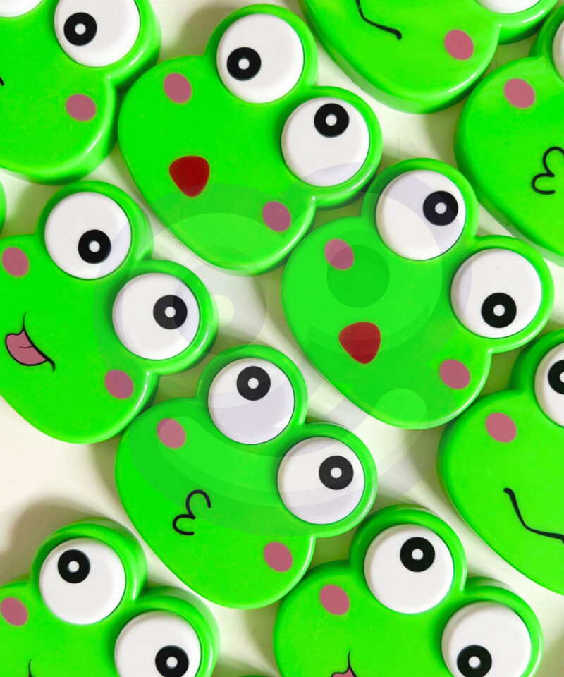 Mängulaud ja konnafiguurid