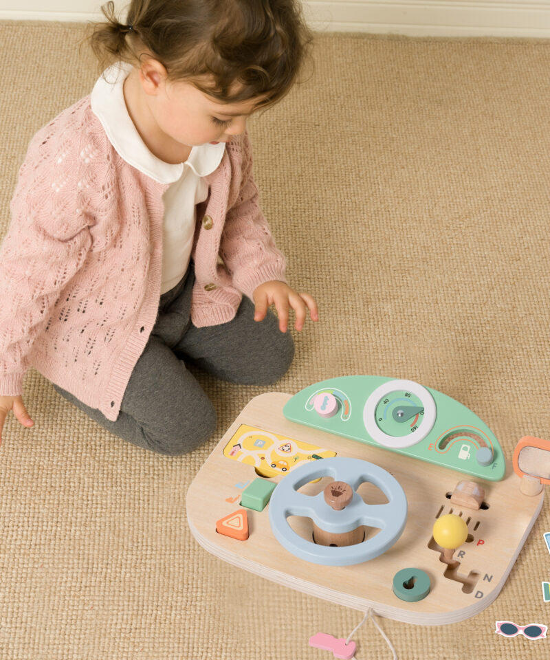 Lastele mõeldud puidust roolilaud