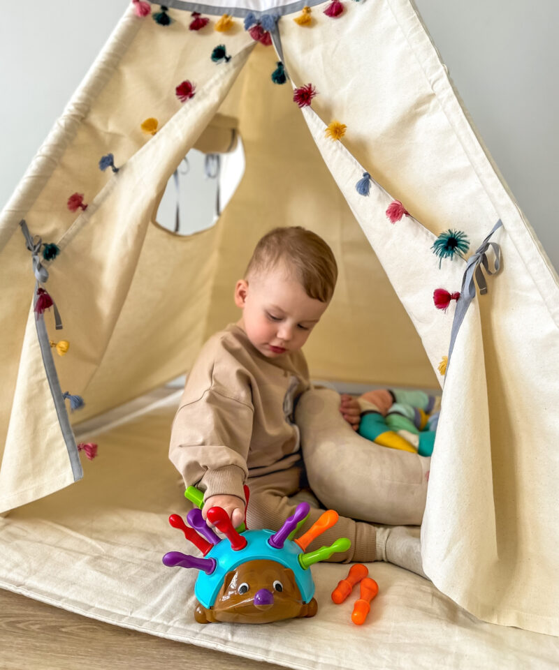 Ježik mäng numbrite ja värvide õppimiseks