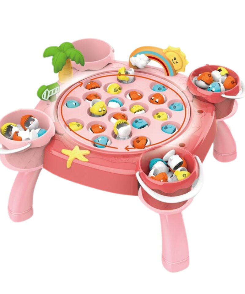 Lapsed mängivad magnetilise kalapüügimänguga