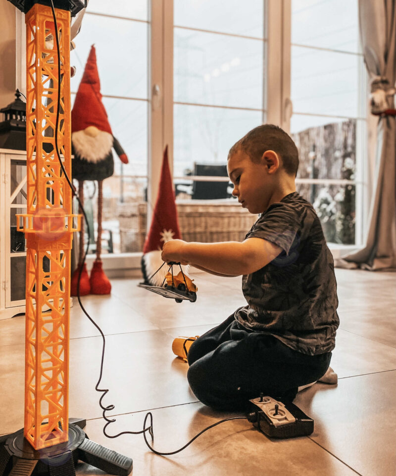 Mitmekülgne kraana mäng lastele