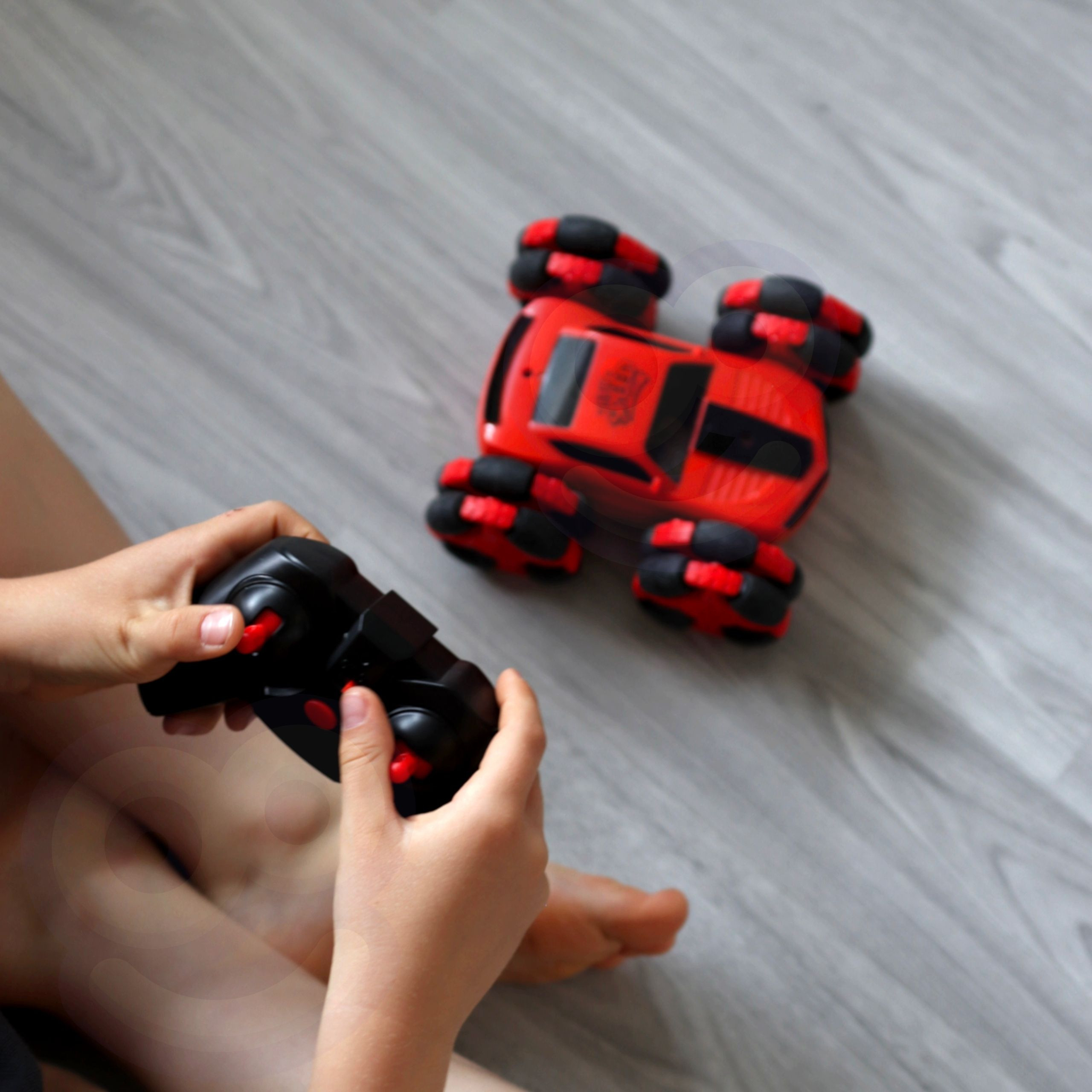 Kaugjuhitav auto kaskadööride rehvidega