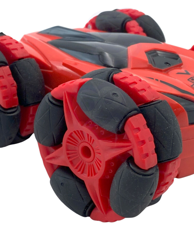 Kaugjuhitav mänguauto akrobaatiliseks sõiduks