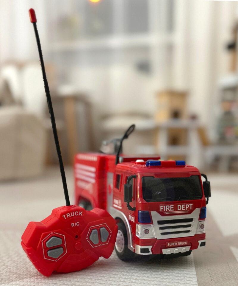 Tuletõrjeauto valgus- ja heliefektidega