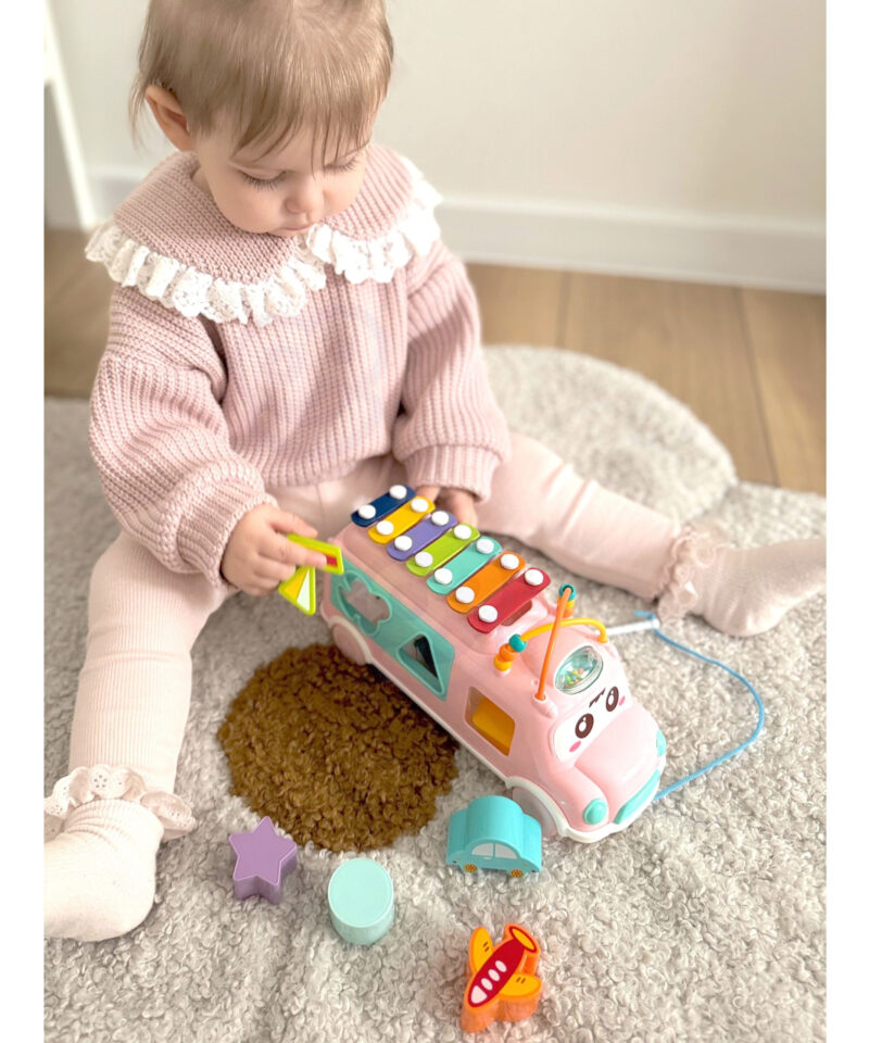 Arendav mänguasi väikestele kätele