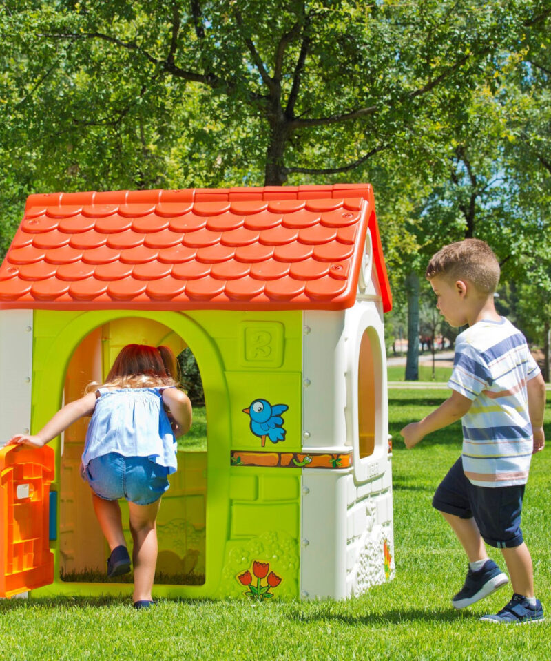 Laste mängumaja realistliku disainiga