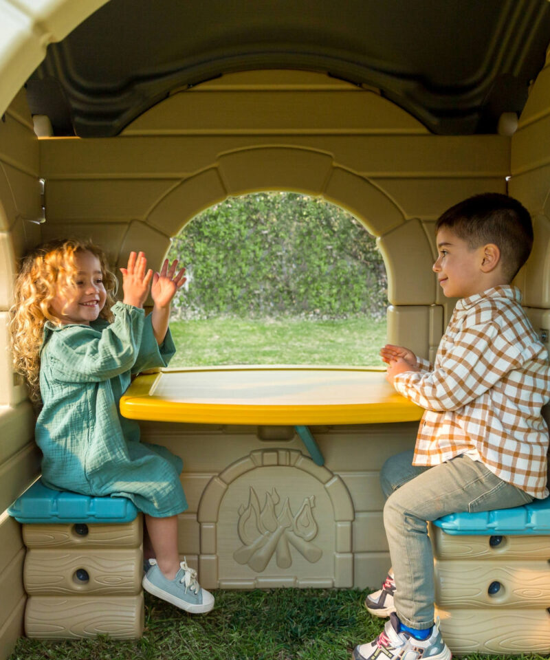 Aiamaja koos elektrilise uksekellaga