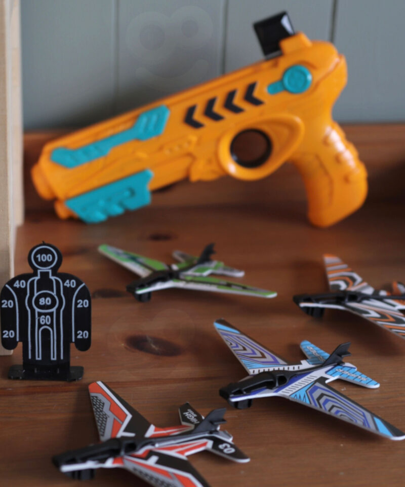 Värvilised lennukid ja sihtmärgid