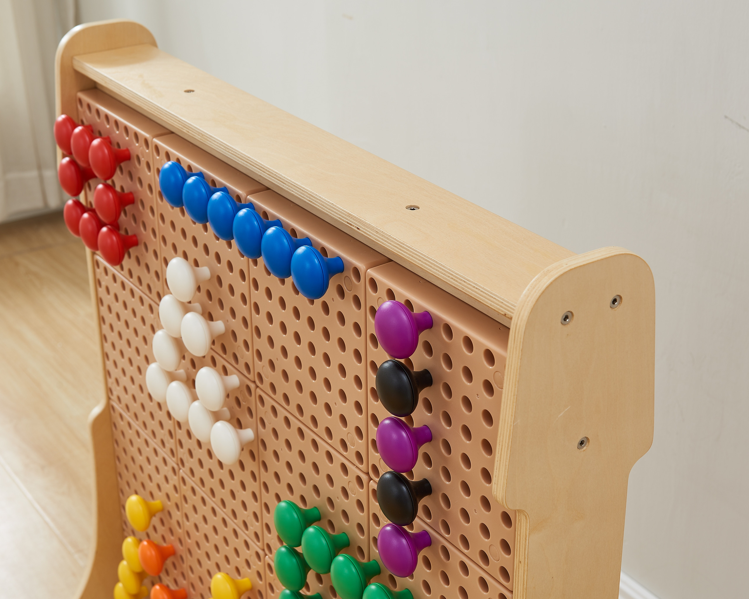 Loovust arendavad värvilised klotsid