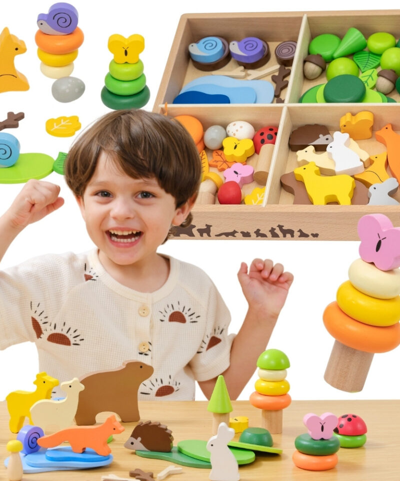 Värvilised puidust klotsid lastele mängimiseks