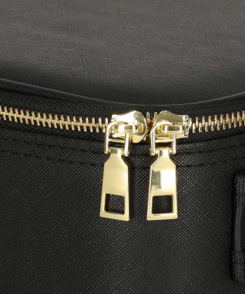 Kosmeetikakott koos USB-kaabliga