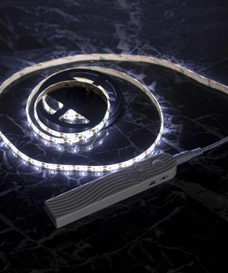 LED-valgustiriba paigaldus kappi või voodi alla