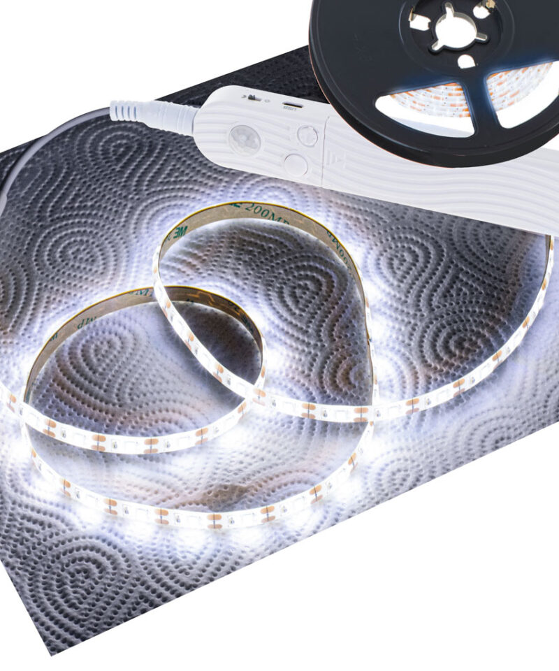 Külm valge LED-valgustus turvalisuse tagamiseks