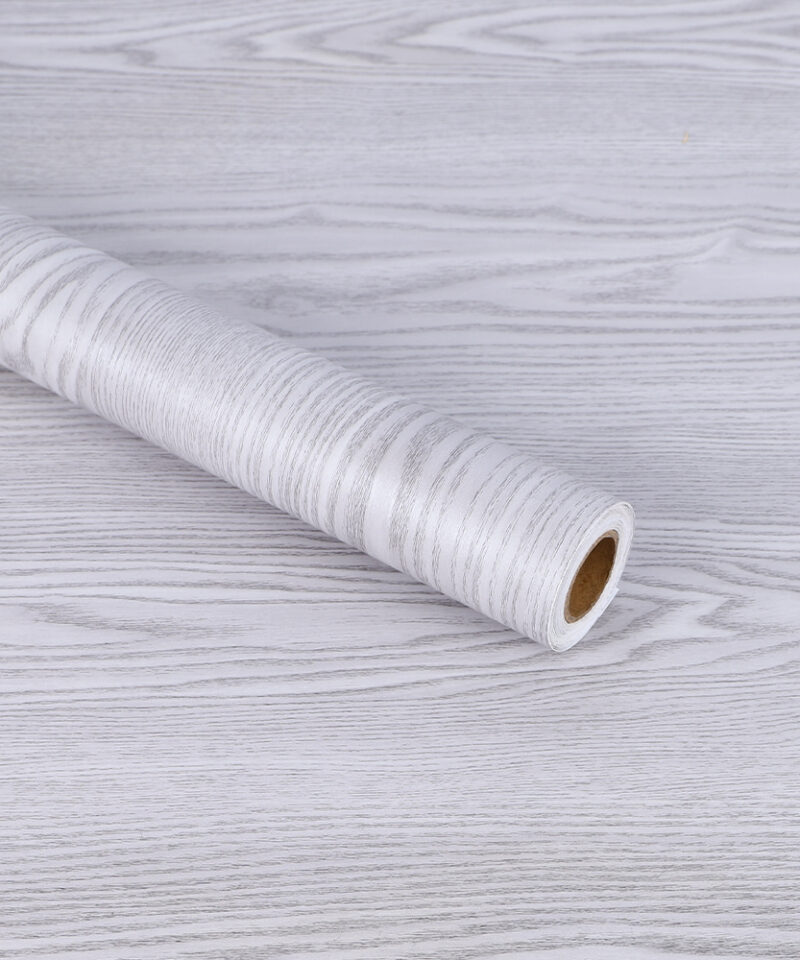 Kriimustuste maskeerimine isekleepuva kattega