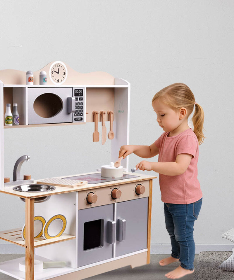 Mänguköök lihtne kokku panna