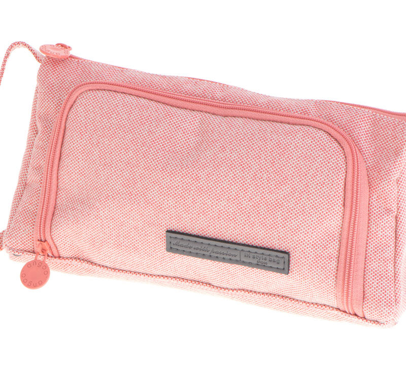 Kaheosaline pinal koolitarvetega