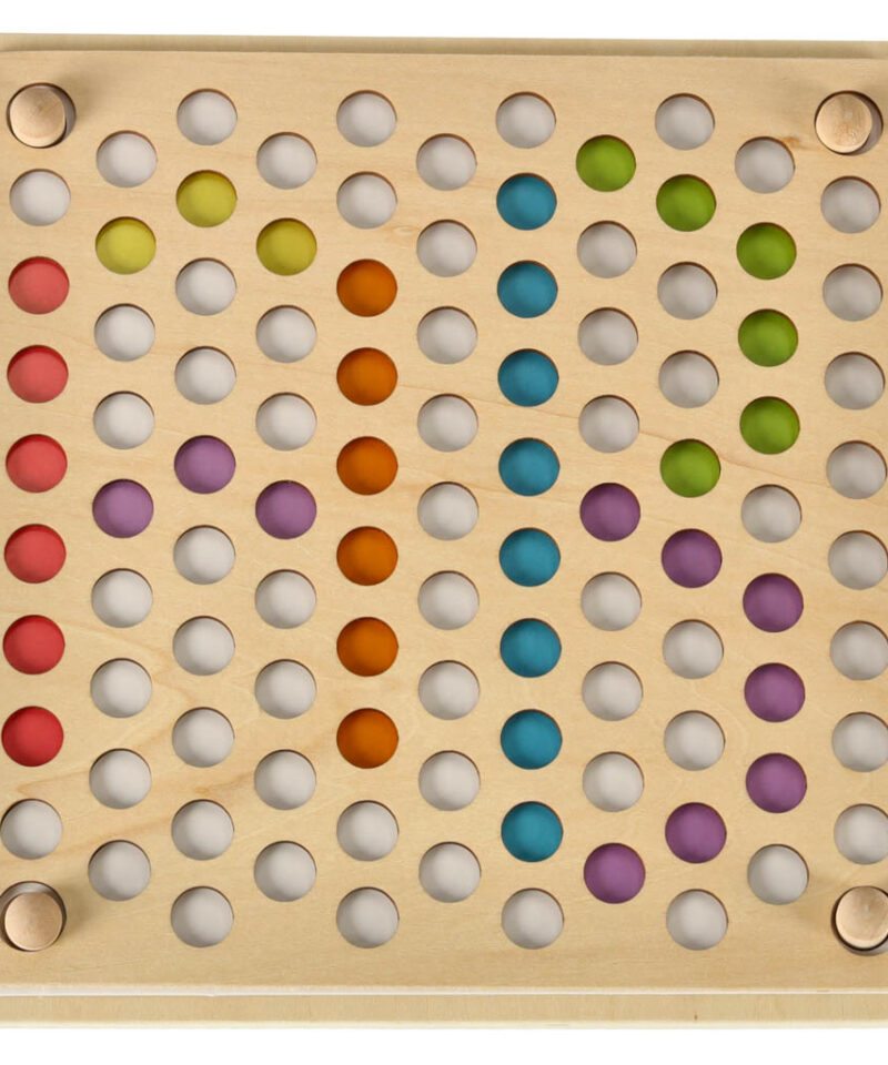 Mosaiikmäng koos värviliste pärlitega