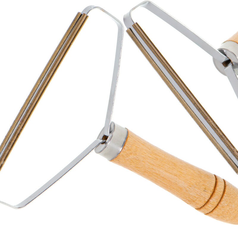 Mittenakkuv riidekarva eemaldaja kasutamisel