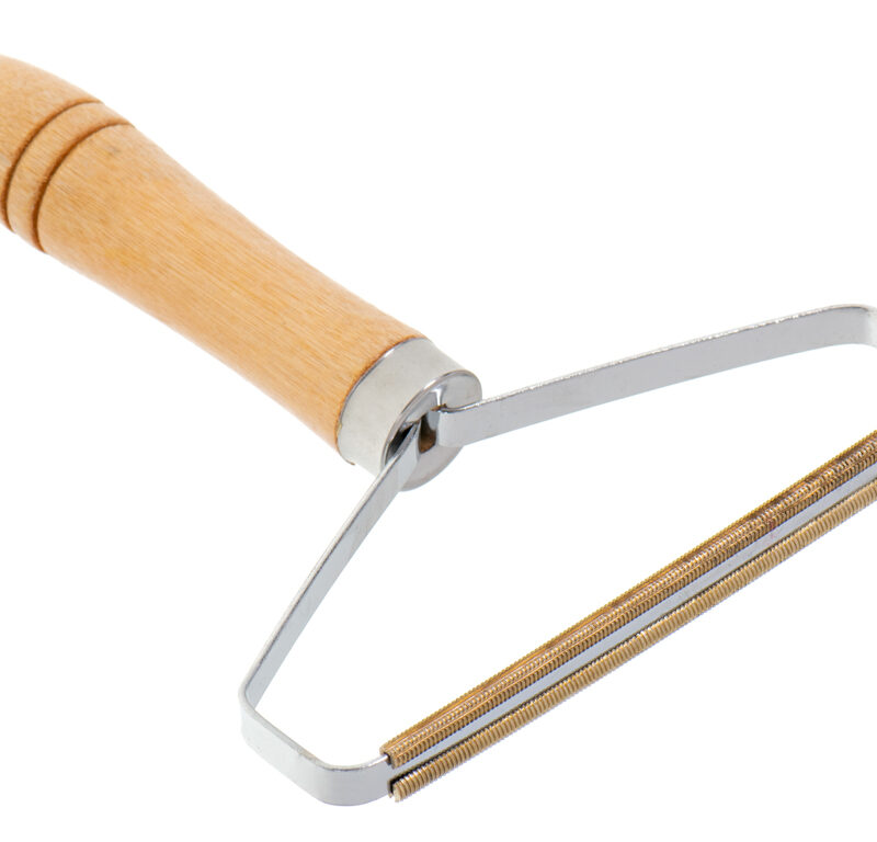 Kompaktne riidekarva eemaldaja reisil