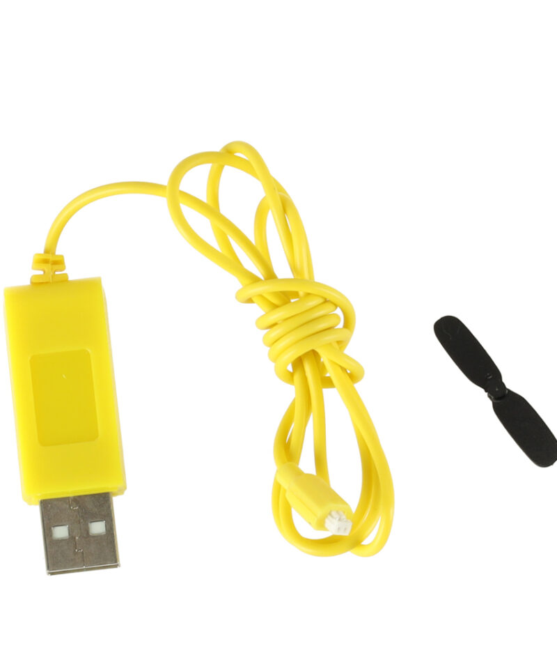 Kaugjuhitav helikopter õhus