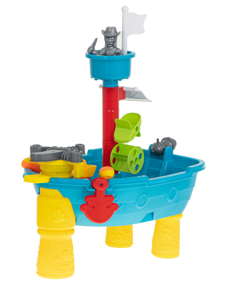 Lapsed mängivad piraadikomplektiga