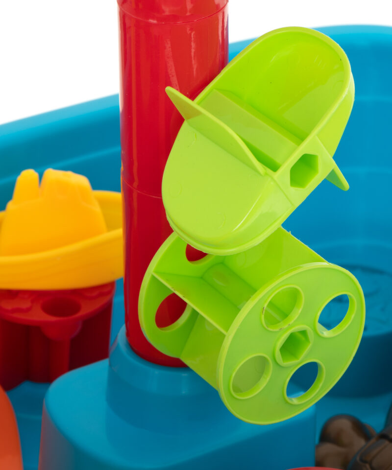 Piraadi figuur ja liumägi