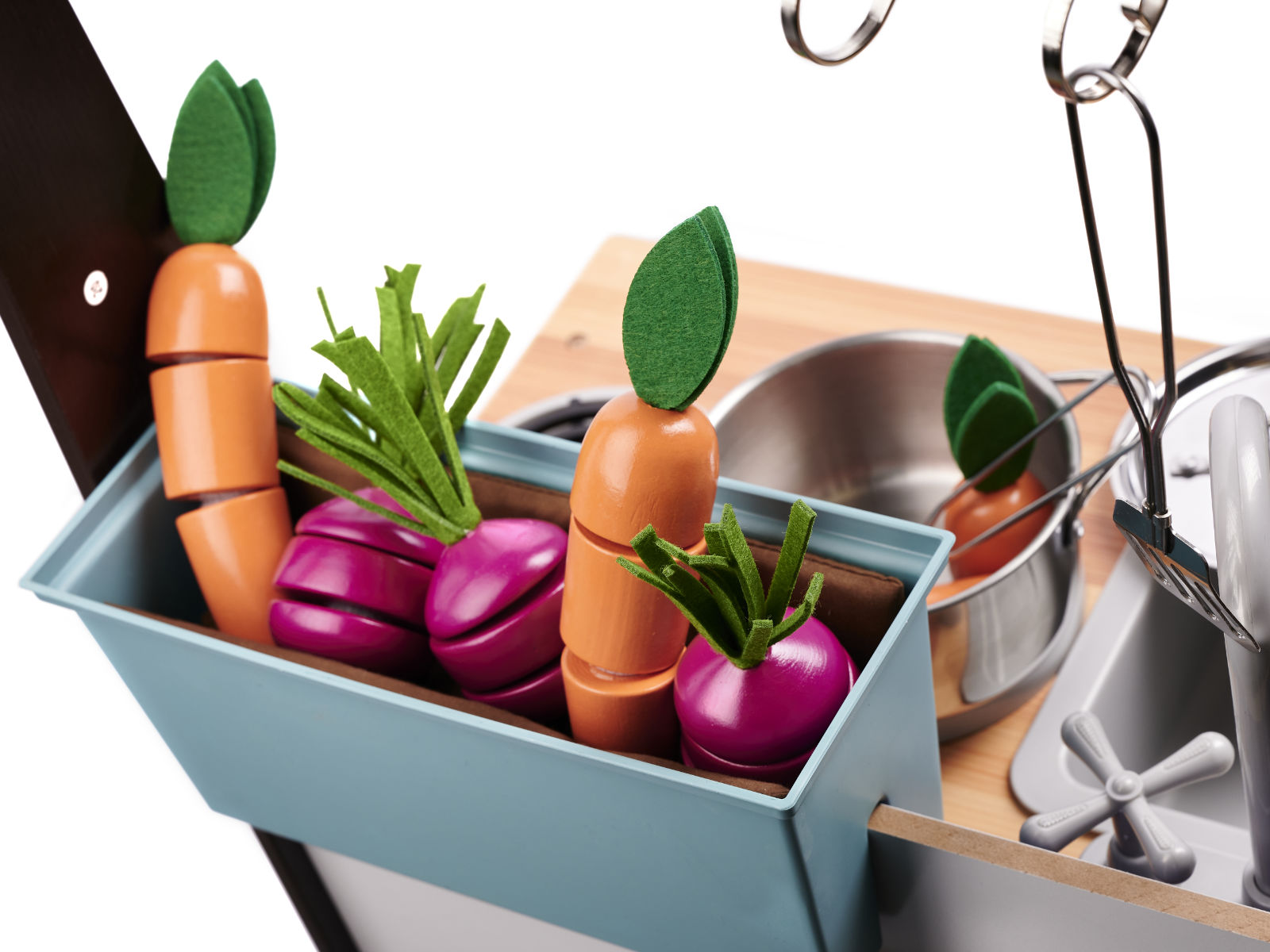 Laste mänguköök tarvikutega ja lõigatavate köögiviljadega