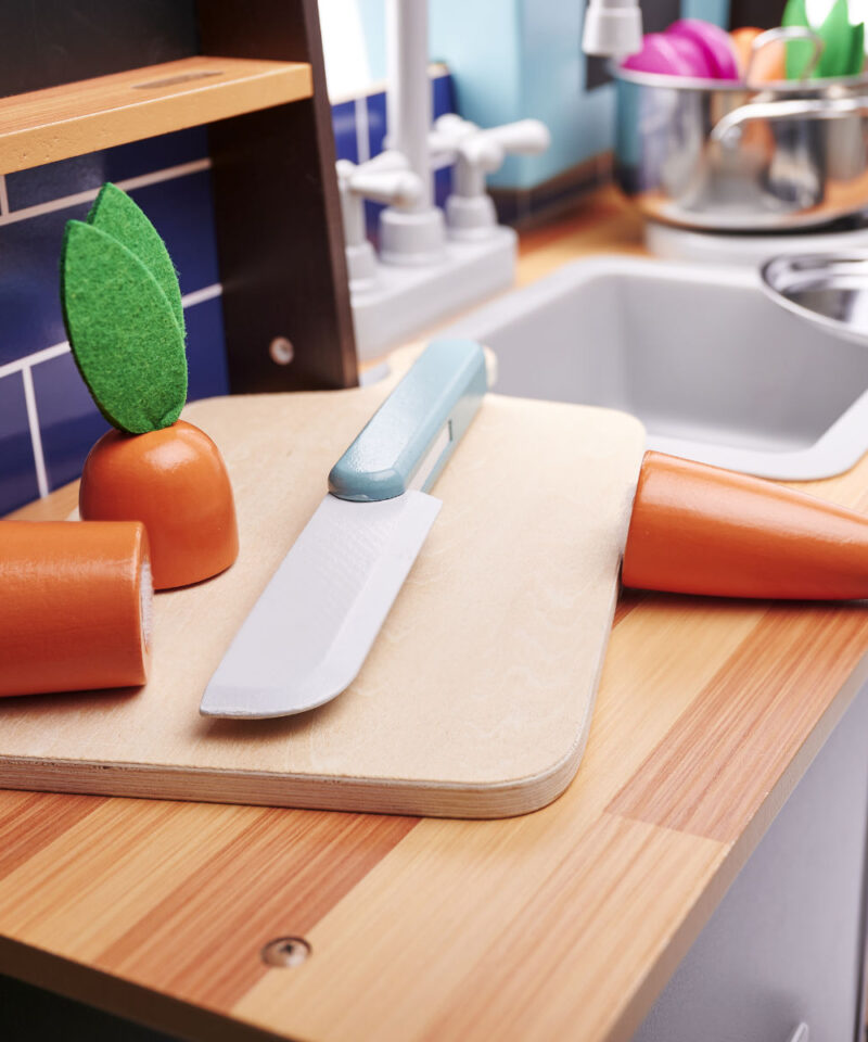 Laste mänguköök tarvikutega ja lõigatavate köögiviljadega