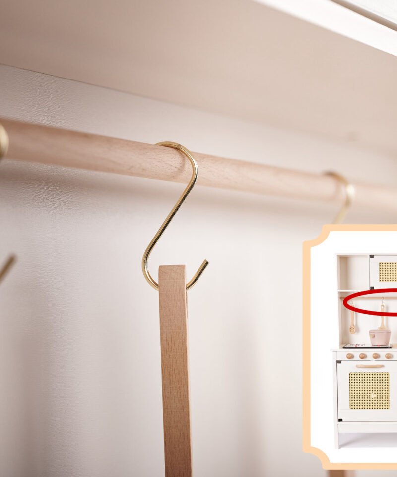 Lastele mõeldud puidust köögikomplekt