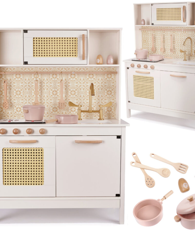 Lastele mõeldud puidust köögikomplekt