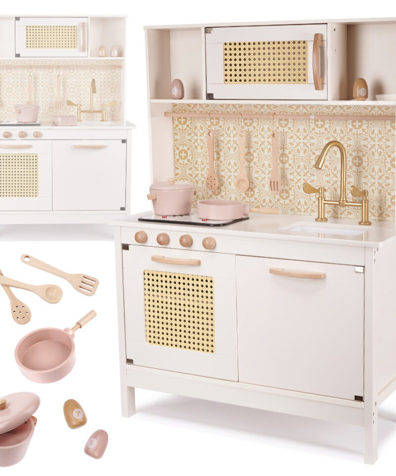 Lastele mõeldud puidust köögikomplekt