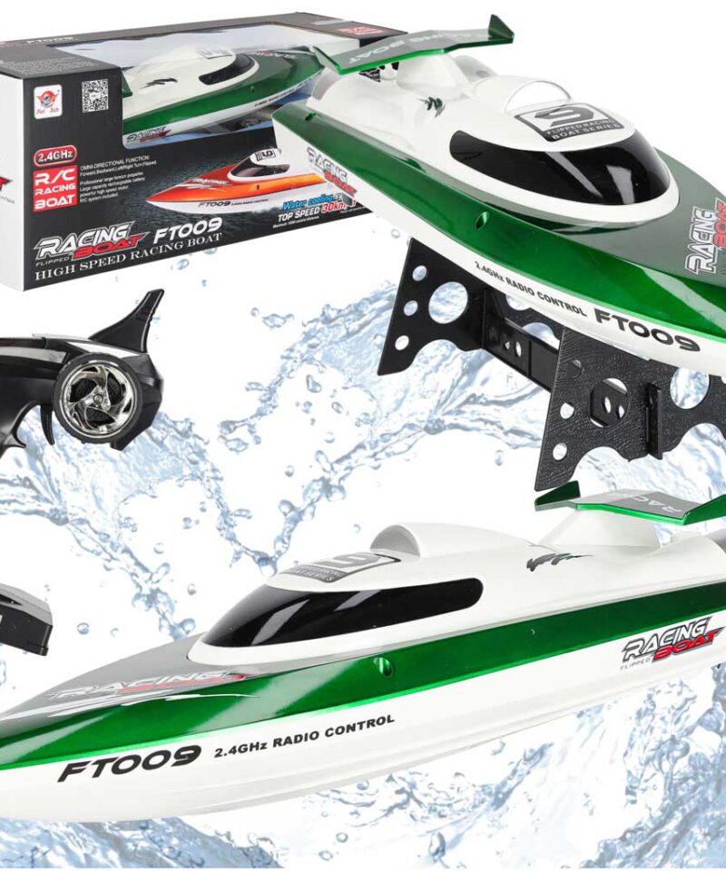 Kaugjuhitav kiirkaater veemängudeks vees