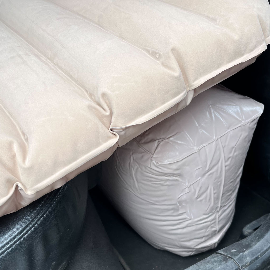 Madrats koos elektrilise pumbaga