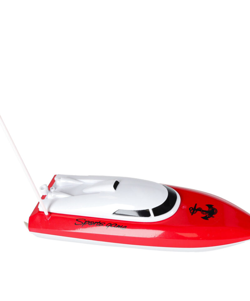 Kaugjuhitav paat võimsate omadustega