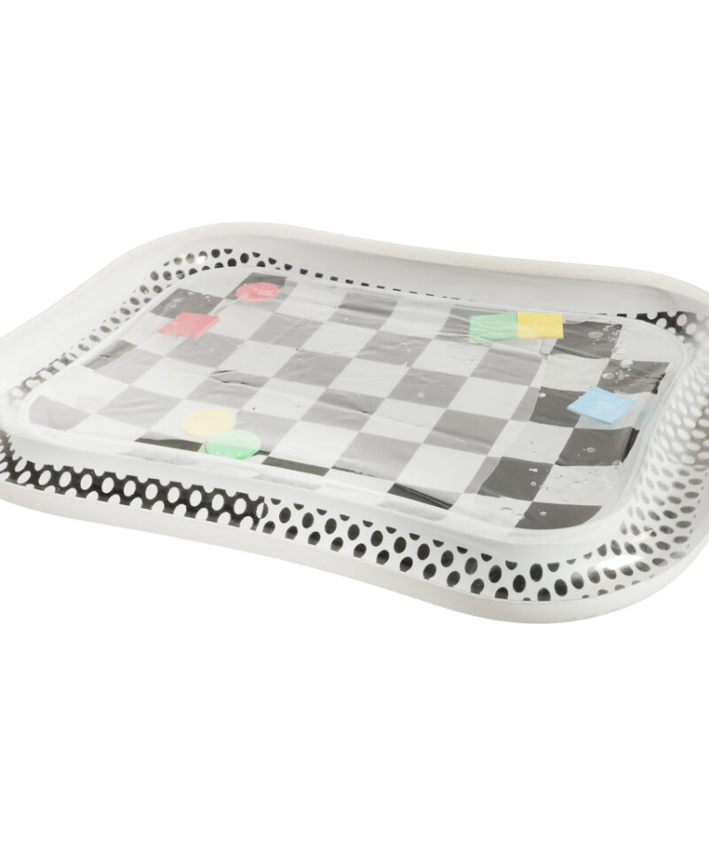 Värvilised geomeetrilised figuurid veematis