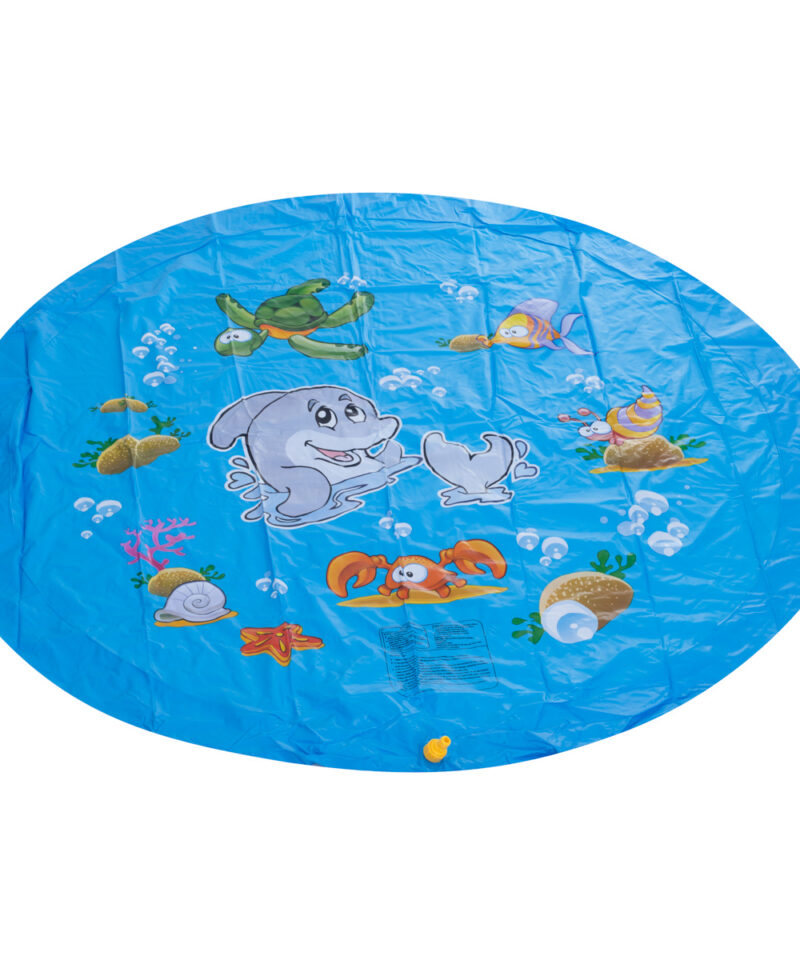 Lapsed mängimas veemati peal