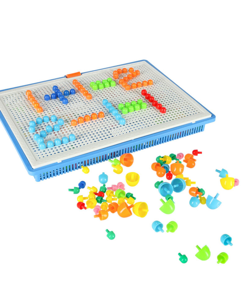 Loovuskomplekti kohver ja nööbid