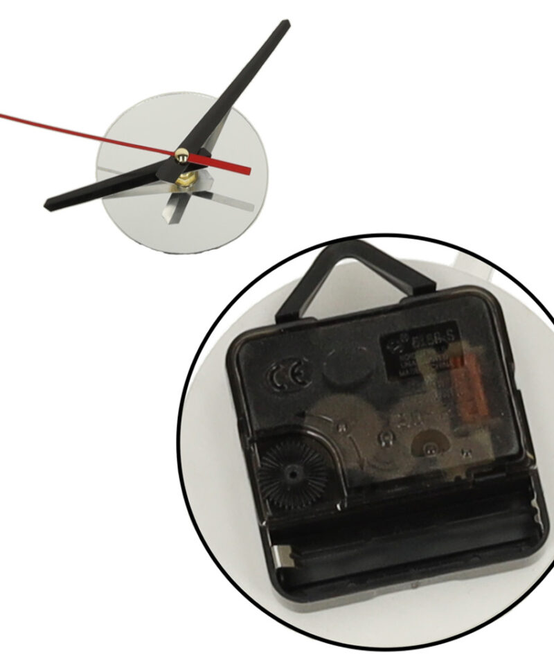 Hõbedane seinakell sujuva mehhanismiga